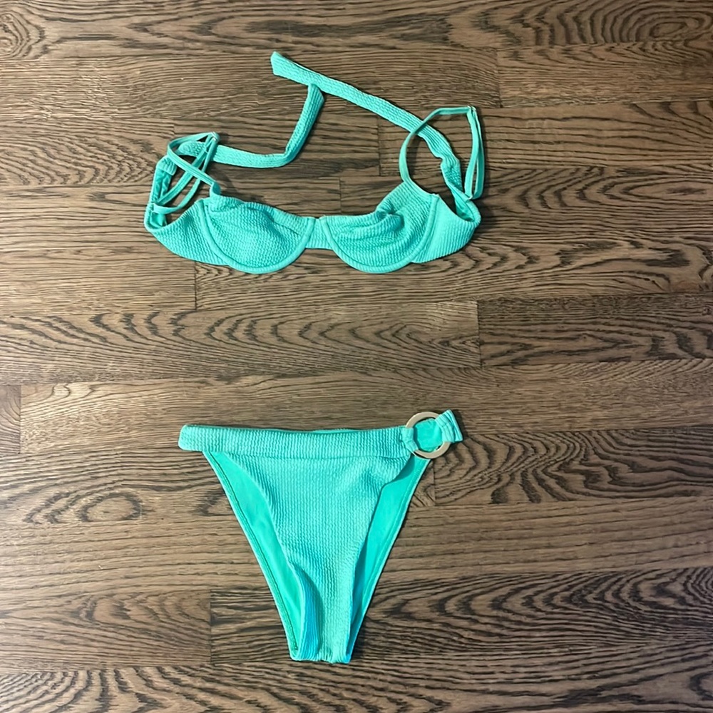 Monday swimwear bikini in aloe green
